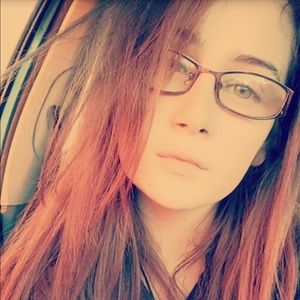 Meet your Posher, Caitlin